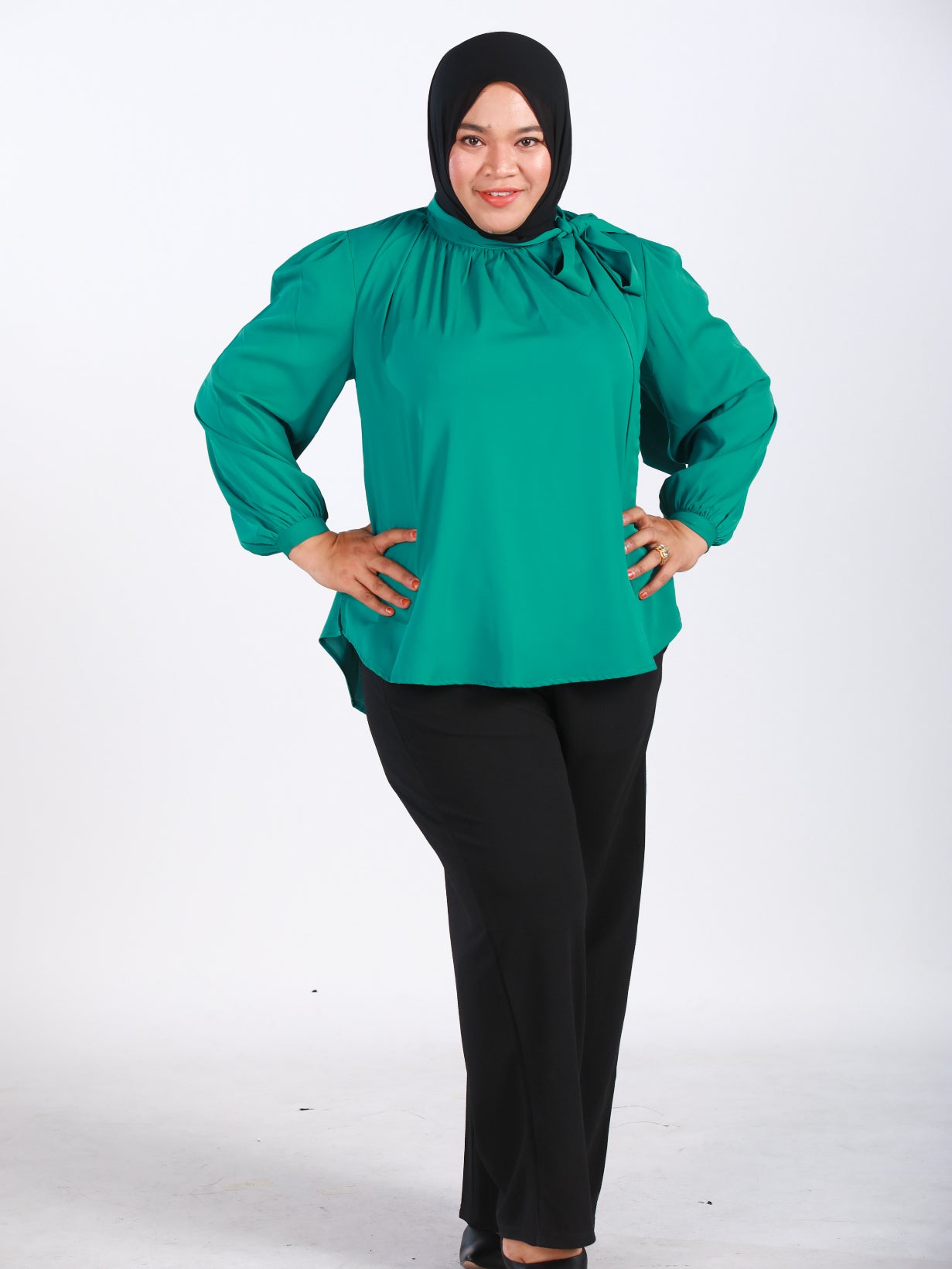 Plus Size Tie-Neck Gathered Flare Blouse in Green