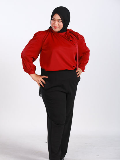 Plus Size High-Waist Pants in Black